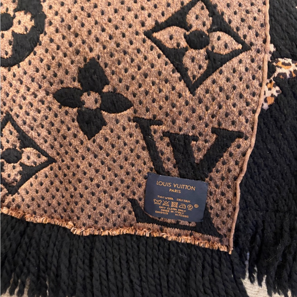 Louis Vuitton Black and Brown Monogram Scarf authentic - Picture 2 of 4